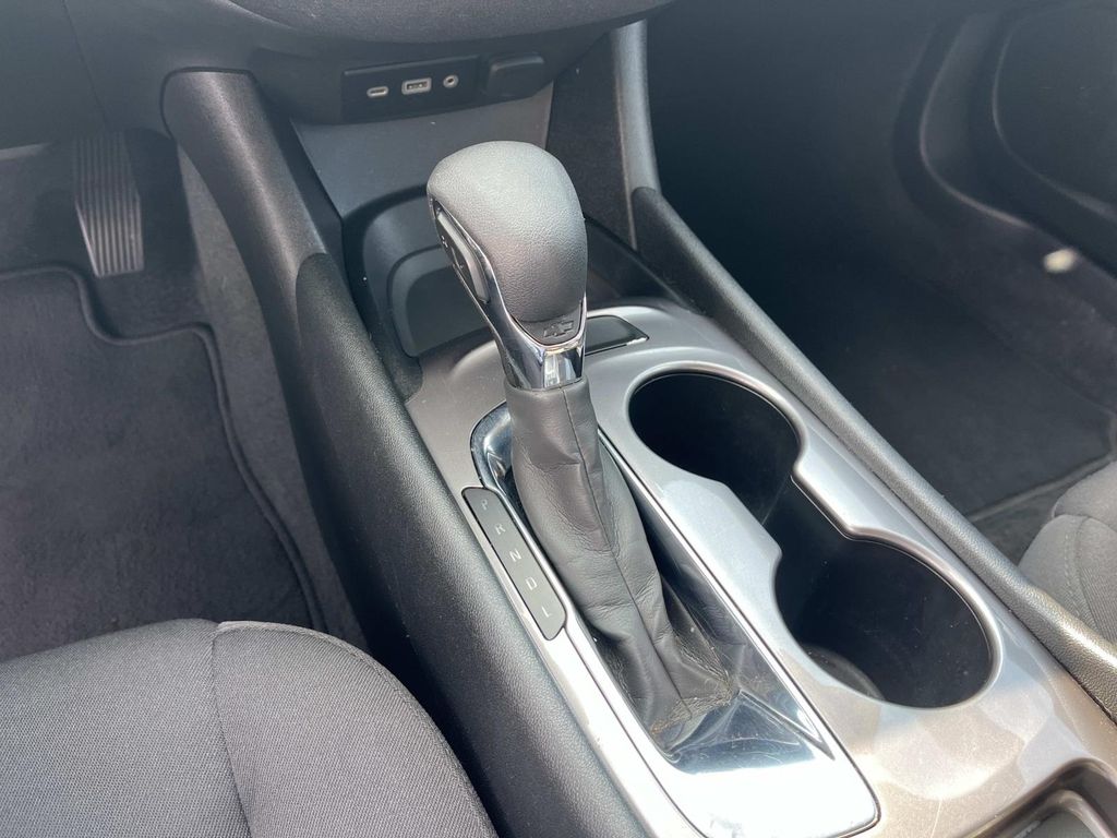 2022 Chevrolet Malibu LS photo 24