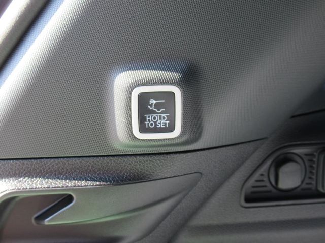 2025 Jeep Grand Cherokee Limited photo 28