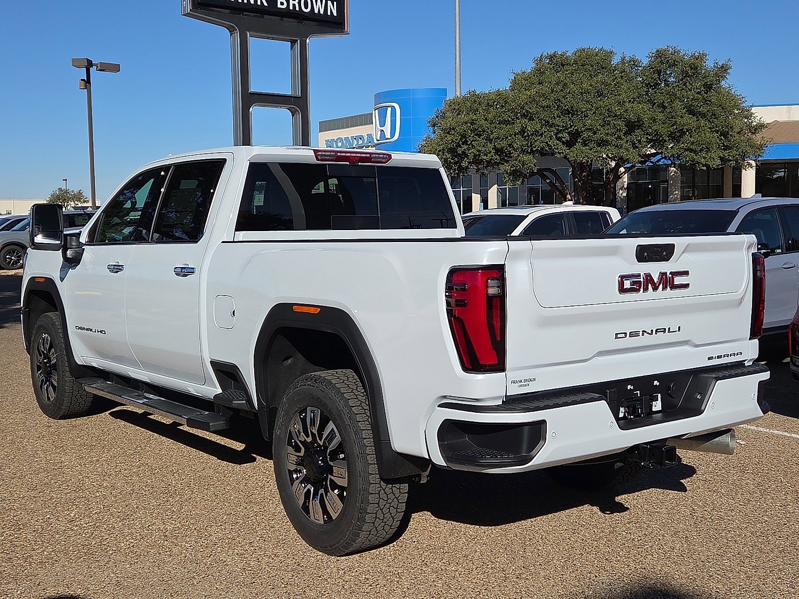 2026 Gmc Sierra 2500 HD Denali photo 3