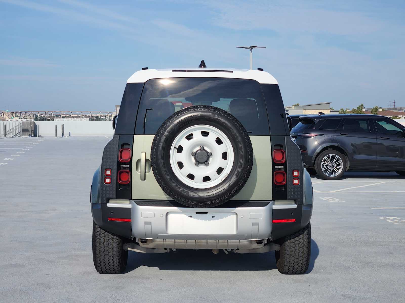 2024 Land Rover Defender S photo 6