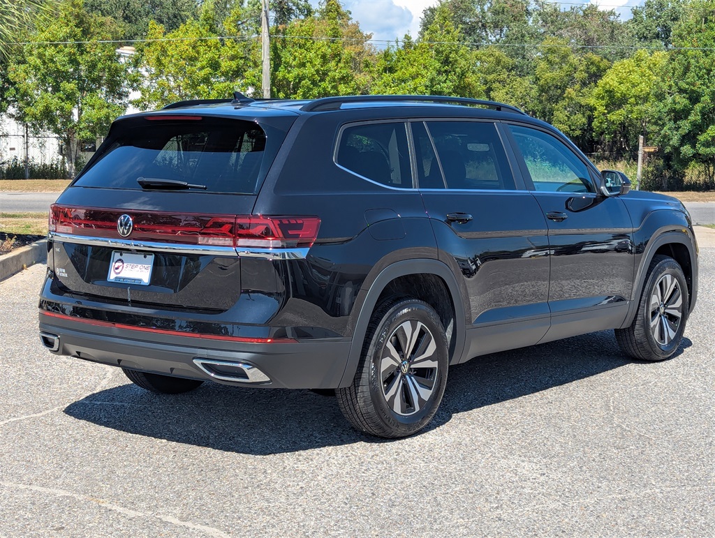 2026 Volkswagen Atlas SE photo 4