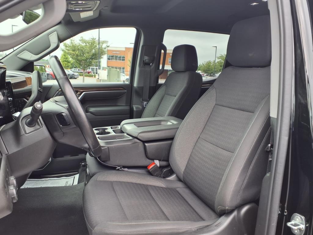 2022 Chevrolet Silverado 1500 LT photo 3
