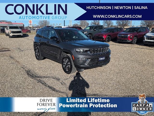 2022 Jeep Grand Cherokee 4xe's photo