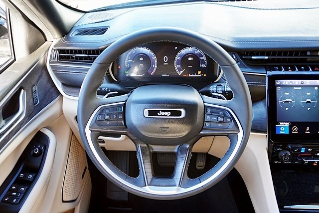 Used 2023 White Jeep Limited image 21