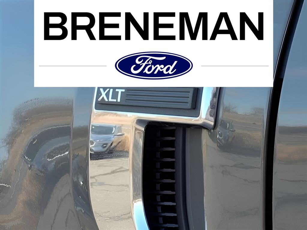 2025 Ford F-150 XLT photo 10