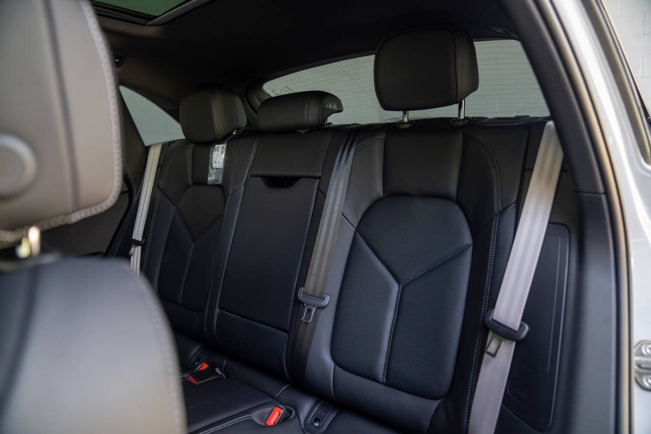 2025 Porsche Macan S photo 24