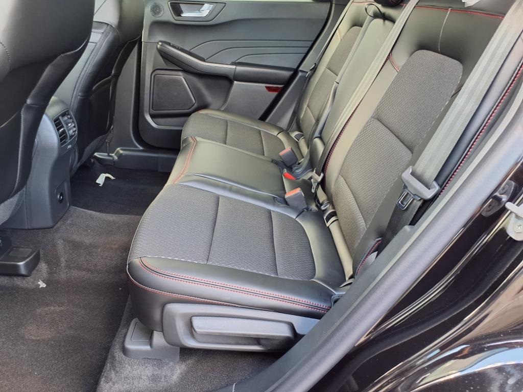 2025 Ford Escape ST-Line Select photo 11