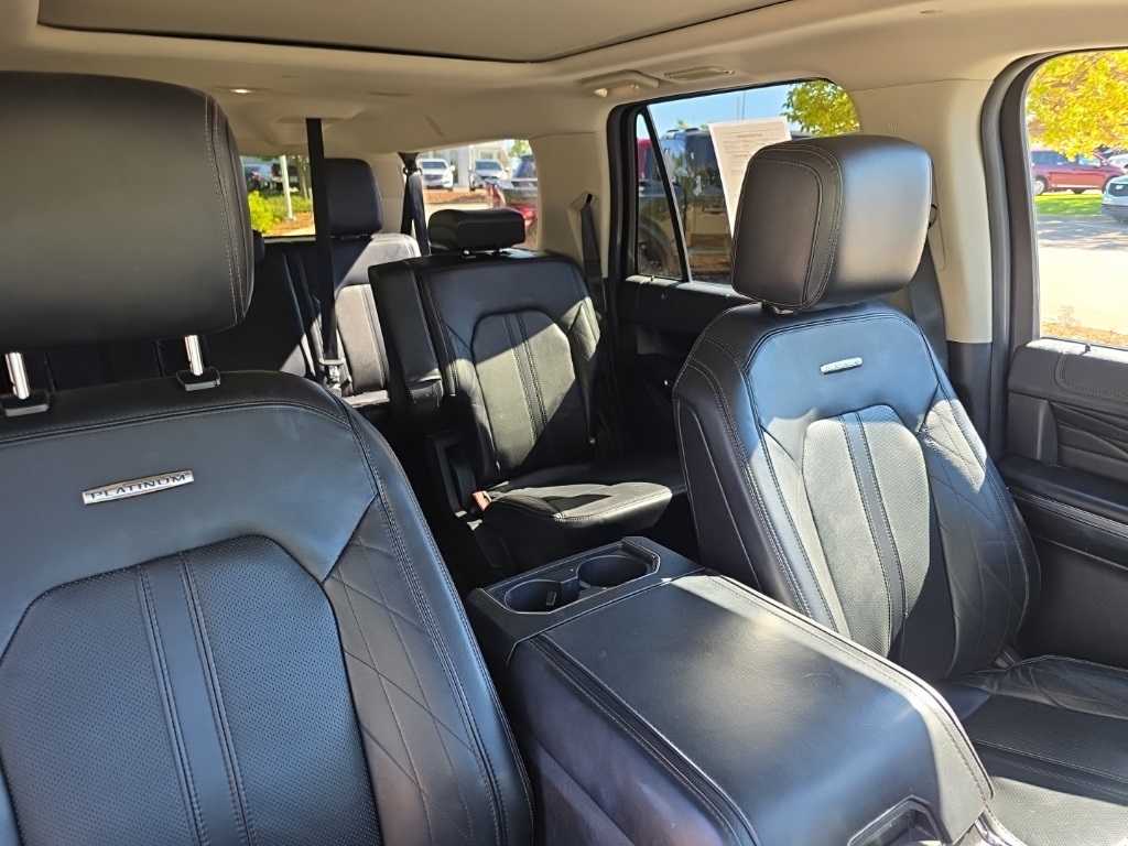 2019 Ford Expedition MAX Platinum photo 19