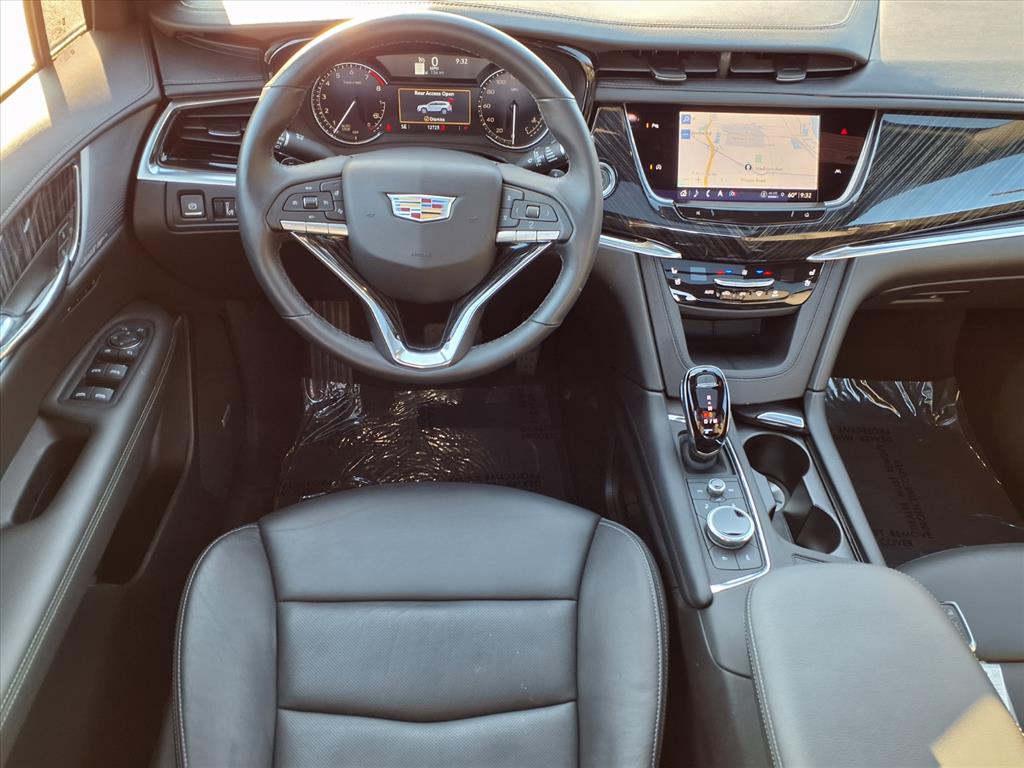 2025 Cadillac XT6 Premium Luxury photo 2