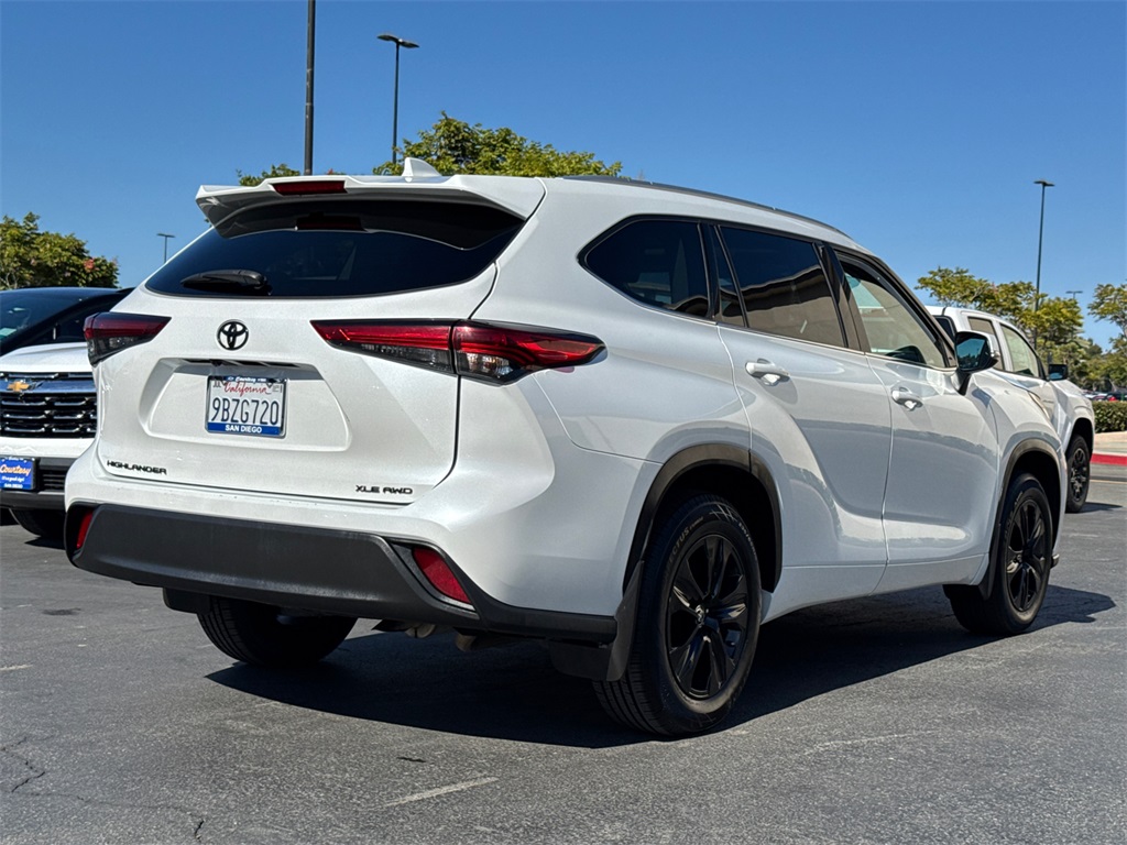 2022 Toyota Highlander XLE photo 12
