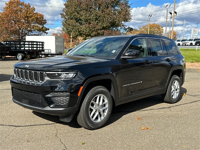 2025 Jeep Grand Cherokee Laredo's photo