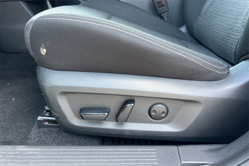 2023 Nissan Rogue SV photo 16