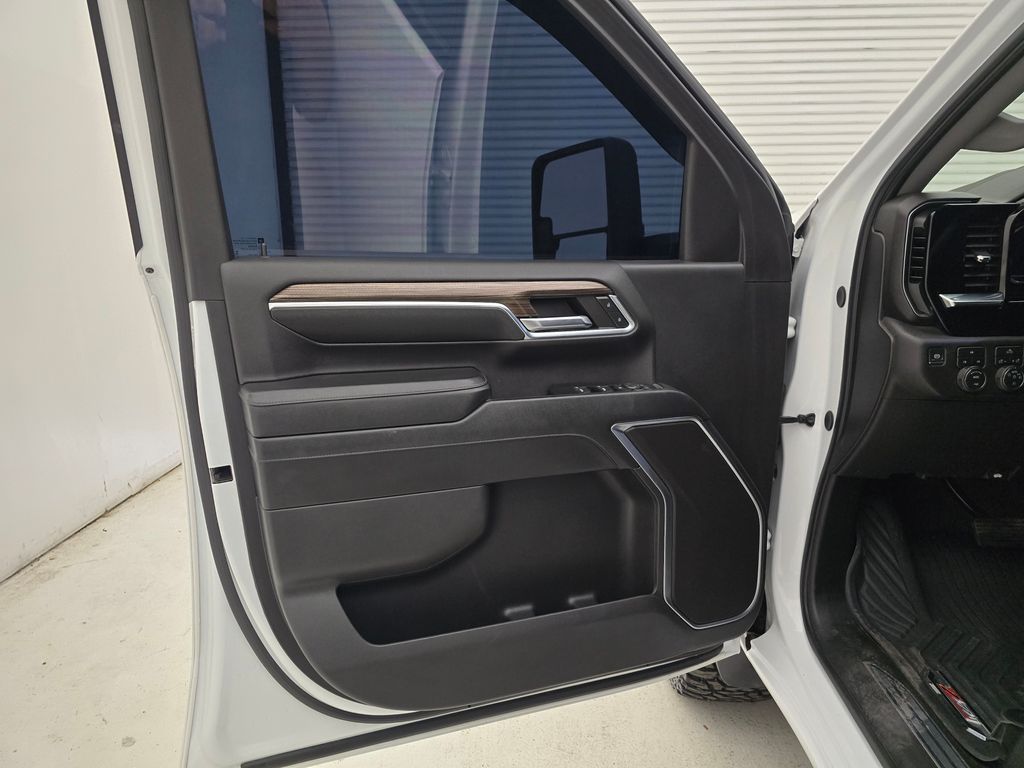 2024 Chevrolet Silverado 2500HD LT photo 36