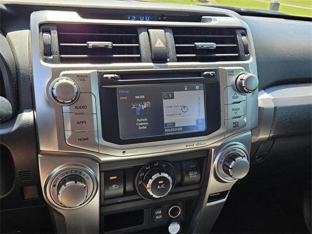 2016 Toyota 4Runner SR5 photo 18