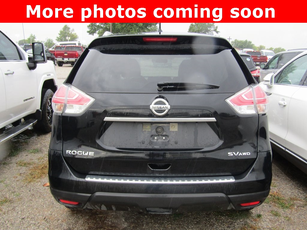 2016 Nissan Rogue SV photo 4