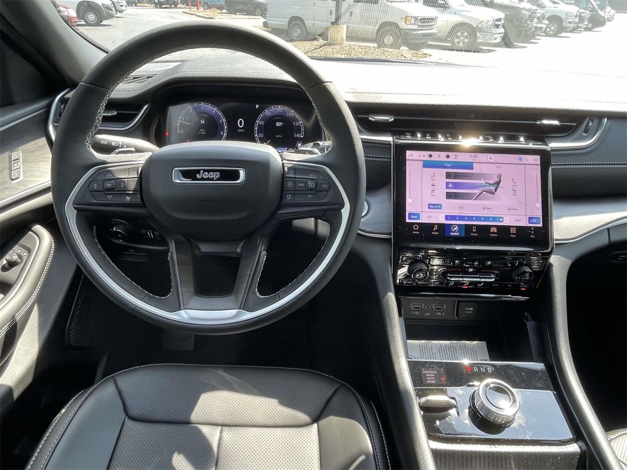 2025 Jeep Grand Cherokee Limited photo 4