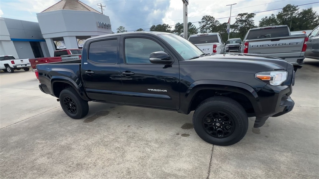 2022 Toyota Tacoma SR5 photo 2