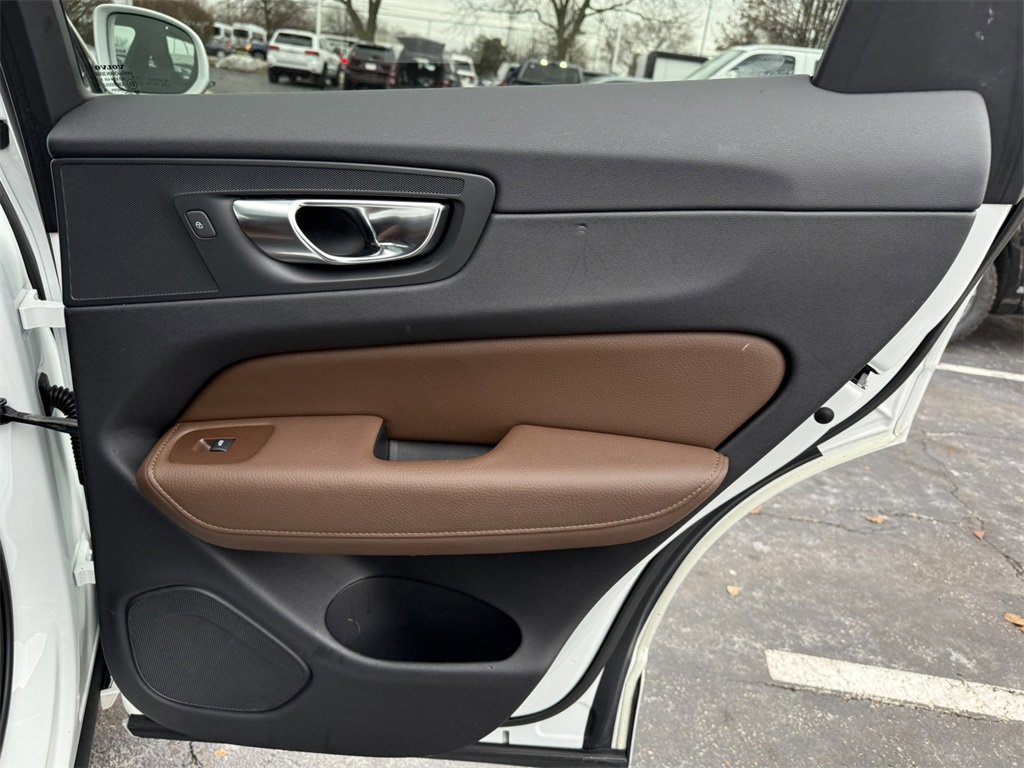 2020 VOLVO XC60 - Image 34