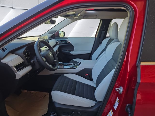 2025 Mitsubishi Outlander SE photo 7