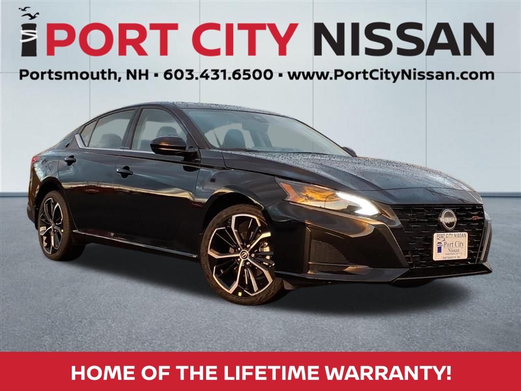 2025 Nissan Altima SR's photo