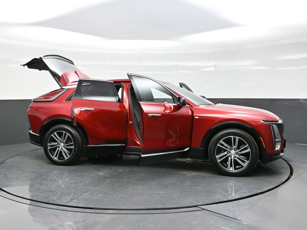 2025 Cadillac Lyriq Luxury photo 37