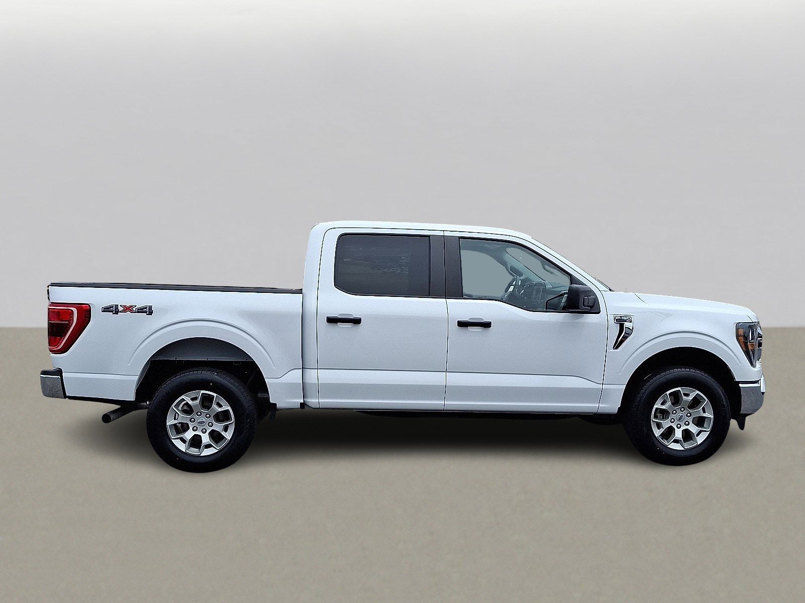 2023 Ford F-150 XLT photo 12