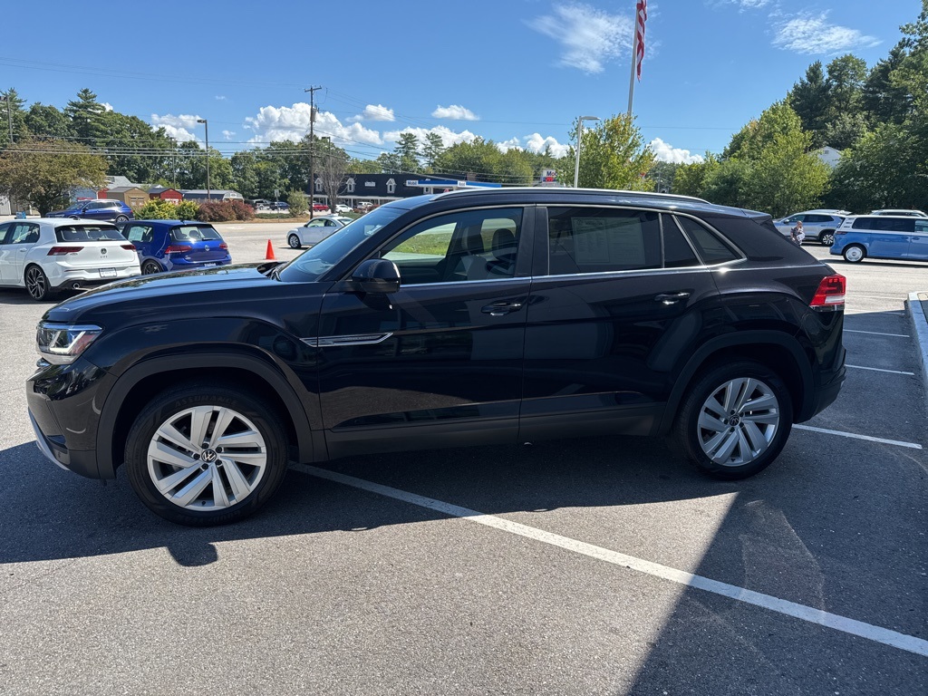 2022 Volkswagen Atlas Cross Sport V6 SE Technology photo 3