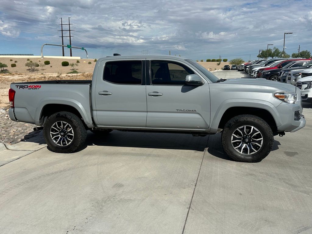 2020 Toyota Tacoma TRD Sport photo 2