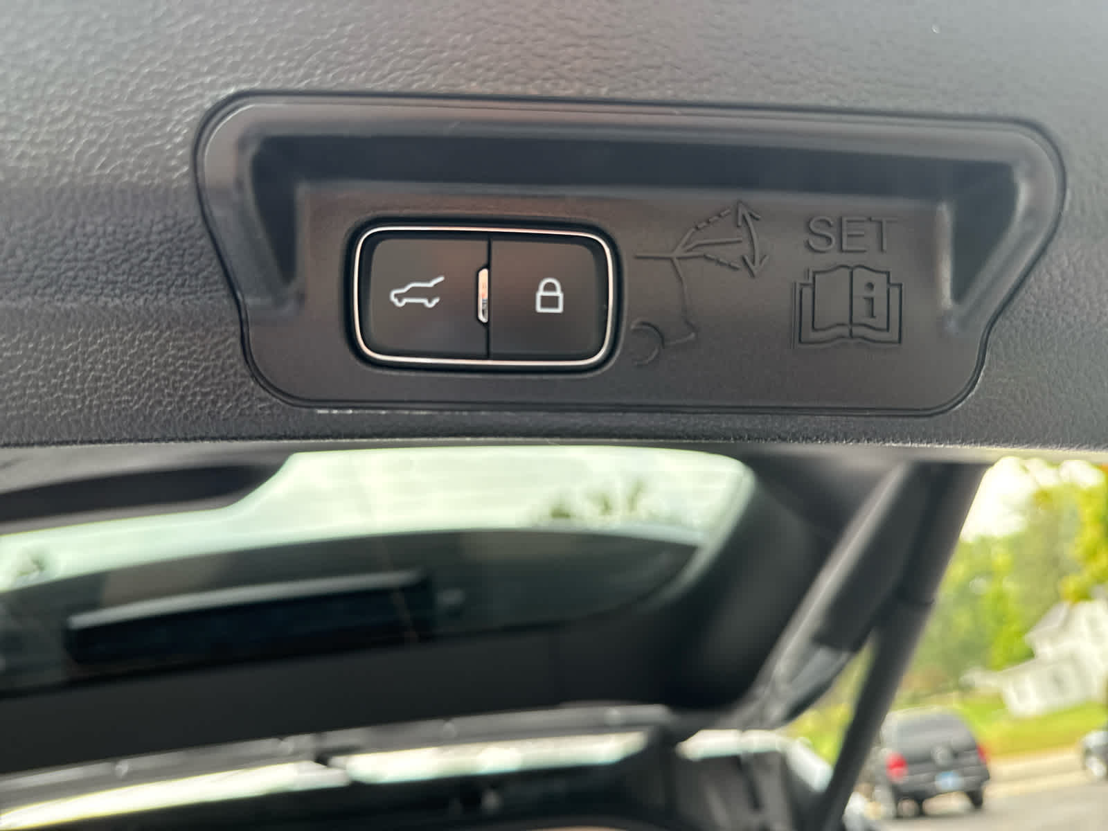2020 Ford Explorer Base photo 20