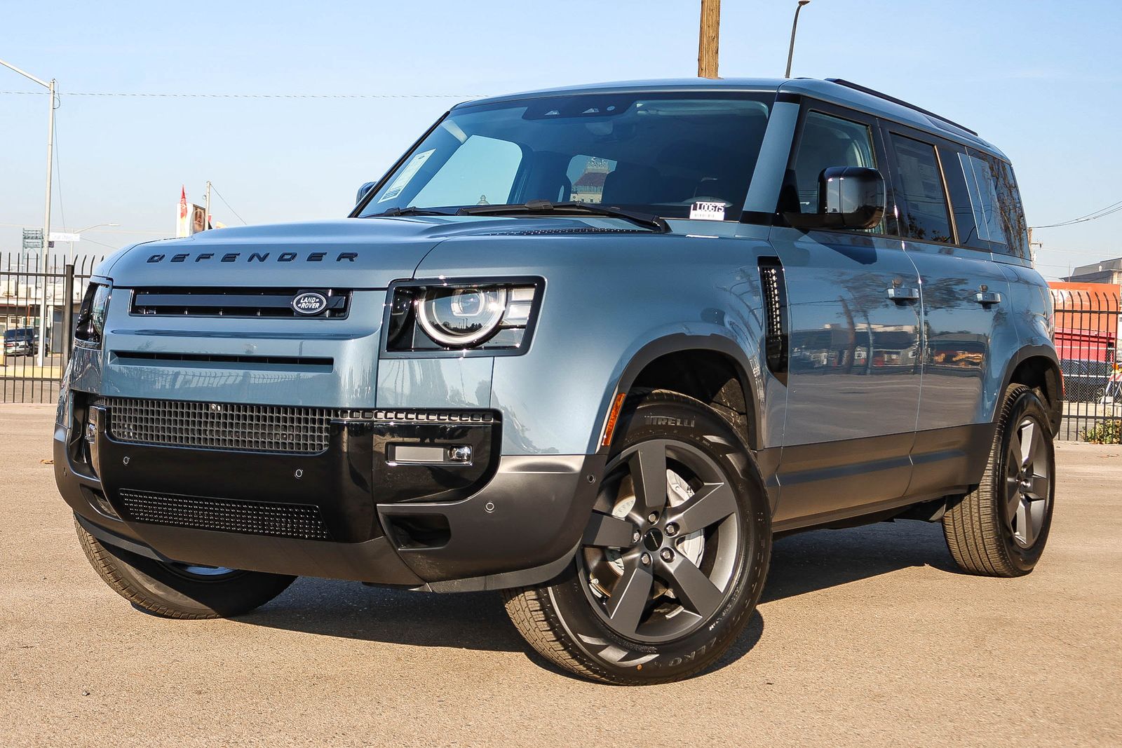 2026 Land Rover Defender S's photo