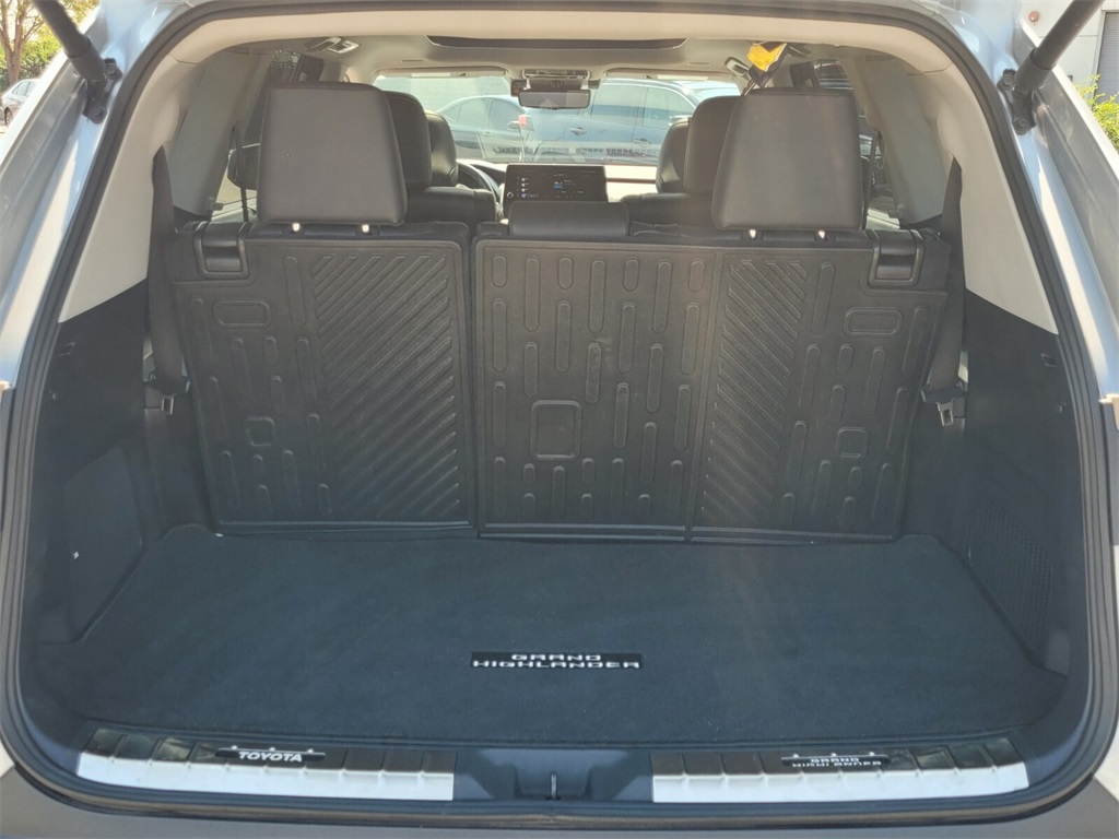 2024 Toyota Grand Highlander Platinum photo 9