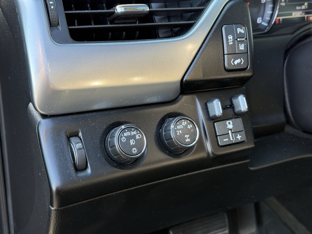 2015 Chevrolet Tahoe LTZ photo 18