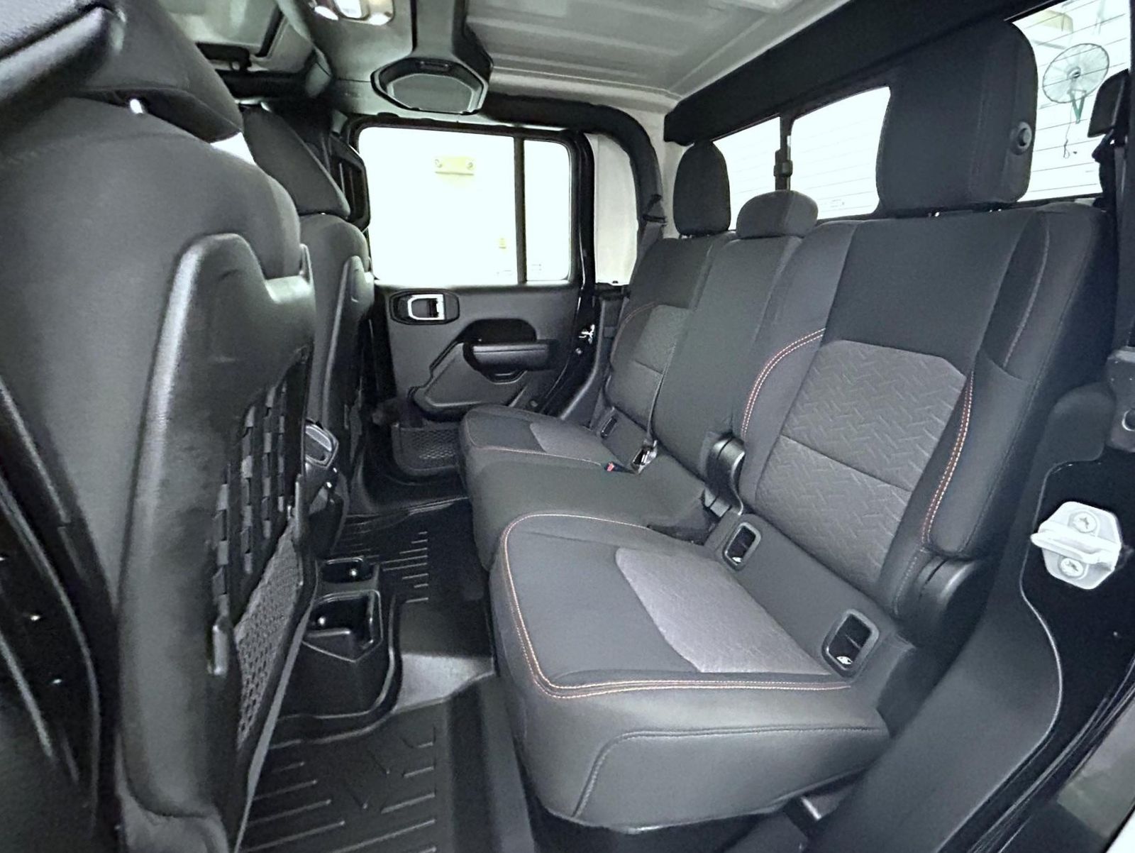 2022 Jeep Gladiator Mojave photo 19