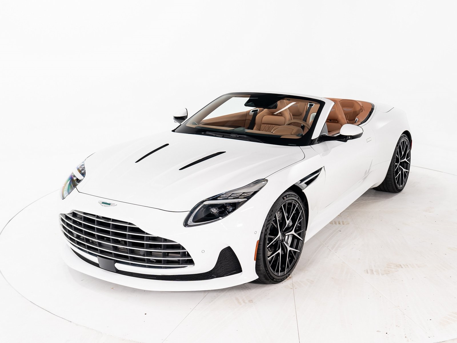 2025 Aston Martin DB12 Base's photo