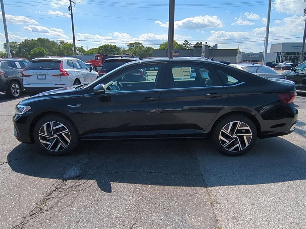 2024 Volkswagen Jetta 1.5T SEL photo 4