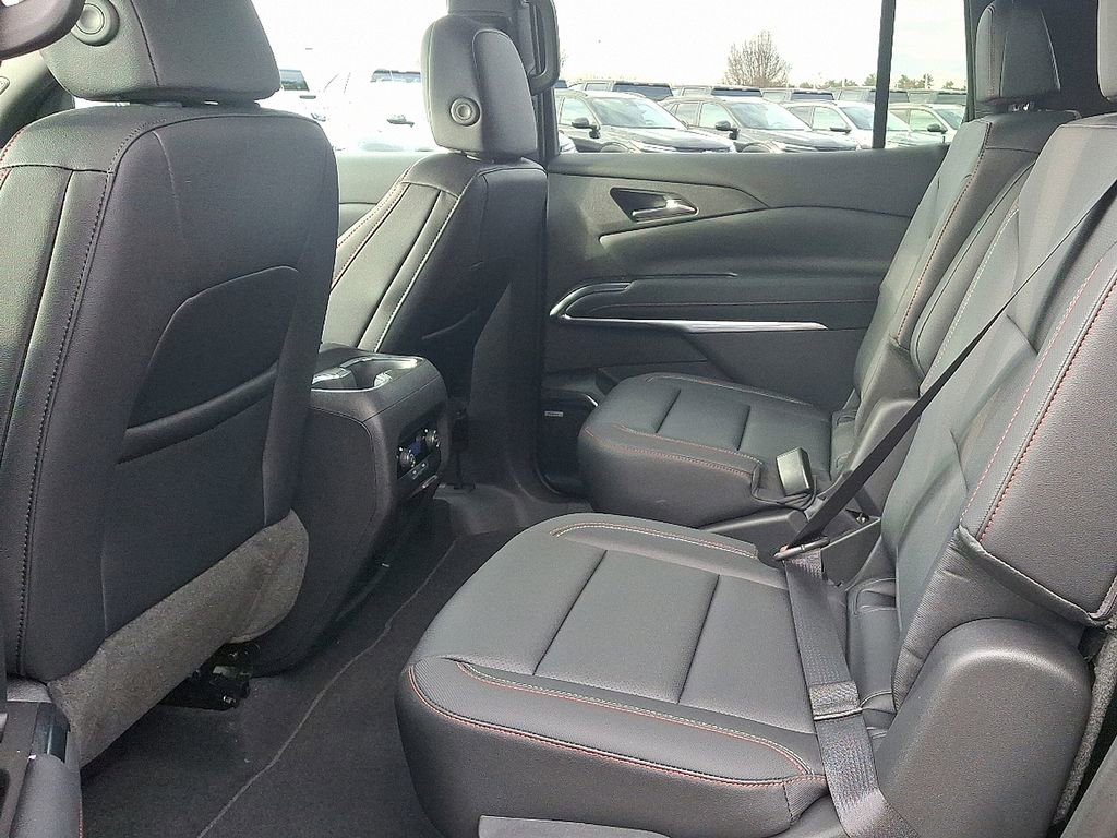 2025 Chevrolet Traverse Z71 photo 6