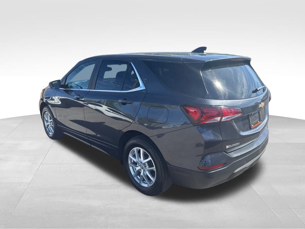 2022 Chevrolet Equinox LT photo 3