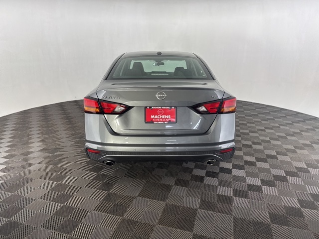 2024 Nissan Altima 2.5 SL photo 2
