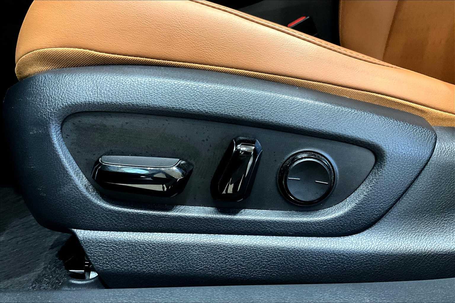 2022 Lexus UX 200 photo 30