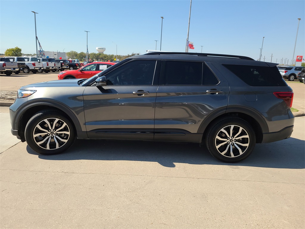 2020 Ford Explorer ST photo 3