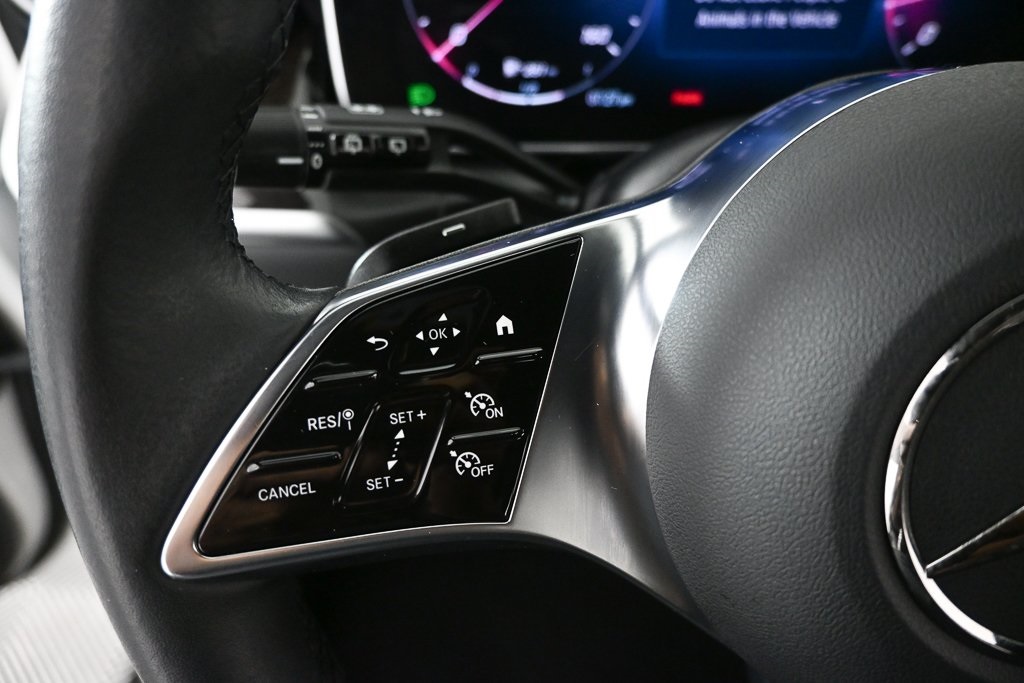 2025 Mercedes Benz GLC 300 photo 10