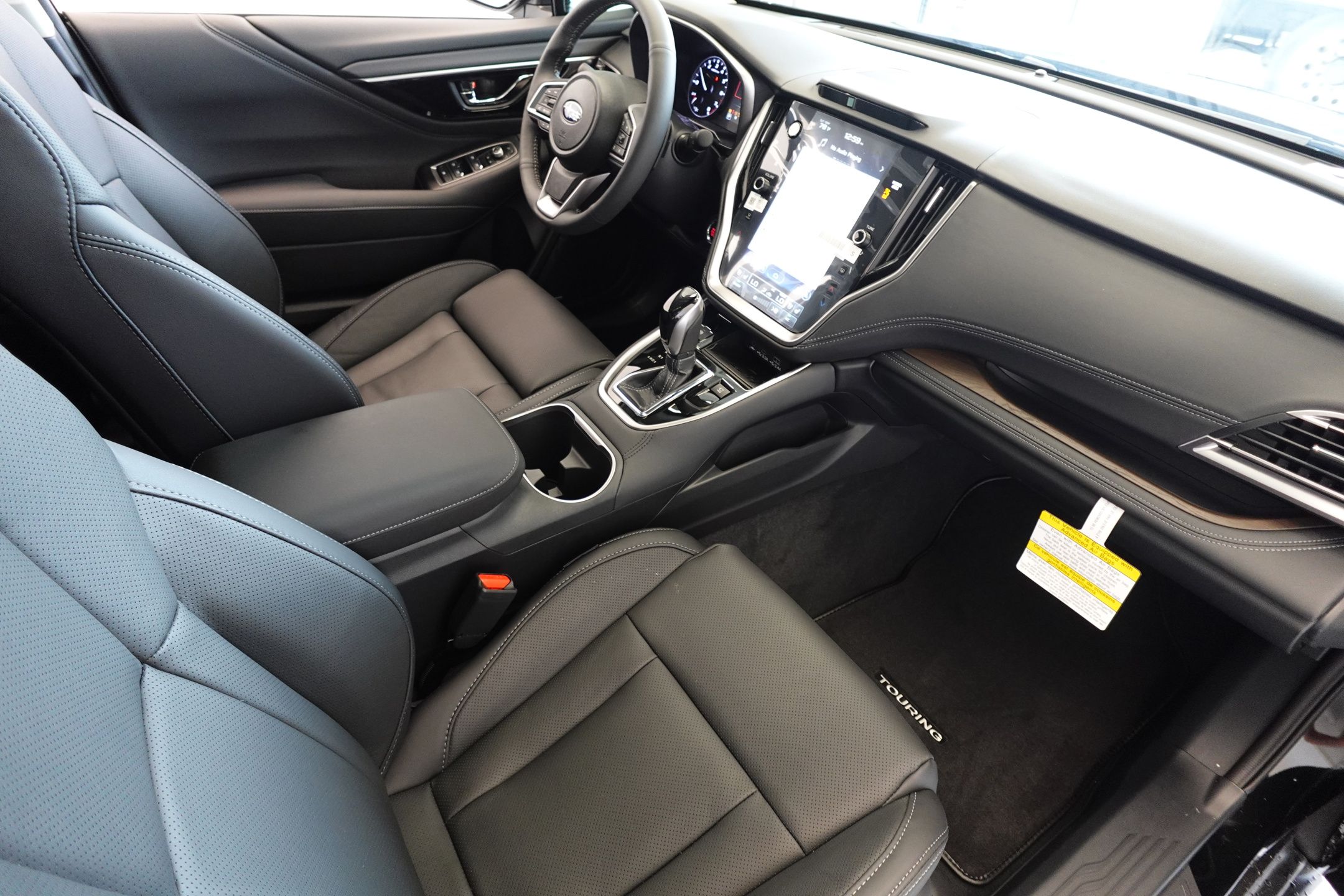 2025 Subaru Outback Touring photo 21
