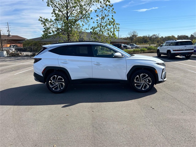 2026 Hyundai Tucson Hybrid Limited photo 3