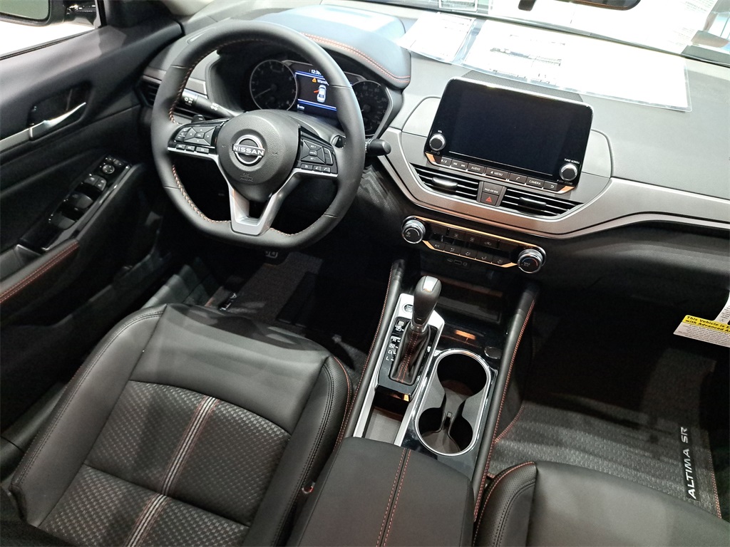 2025 Nissan Altima 2.5 SR photo 14