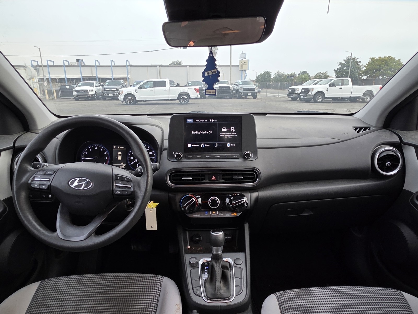 2022 Hyundai Kona SE photo 11