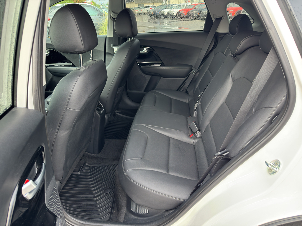 2022 Kia Niro Touring Special Edition photo 7