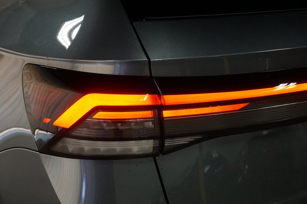 2025 Volkswagen Taos SEL photo 25