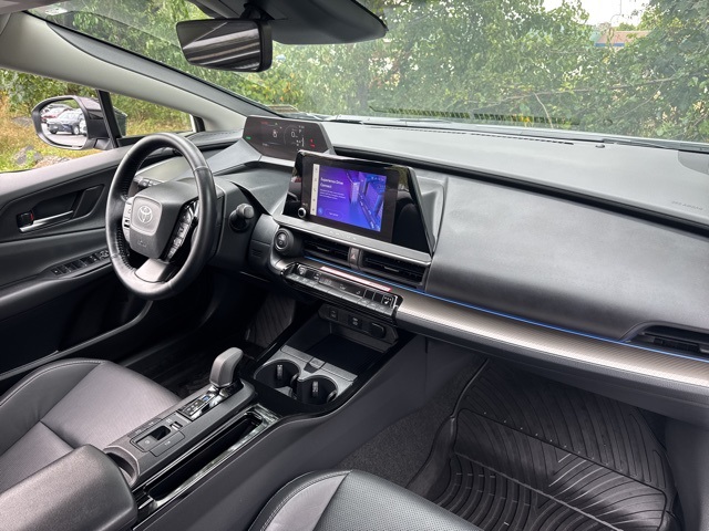 2024 Toyota Prius XLE photo 17