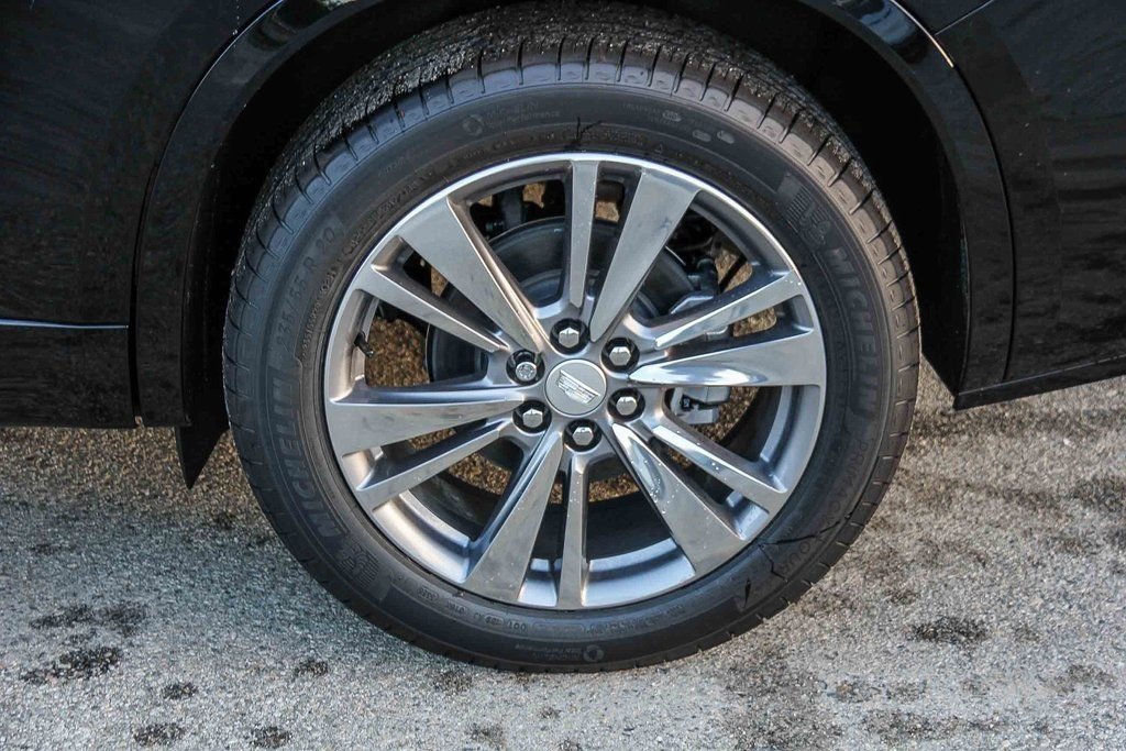 2025 Cadillac XT6 Premium Luxury photo 3