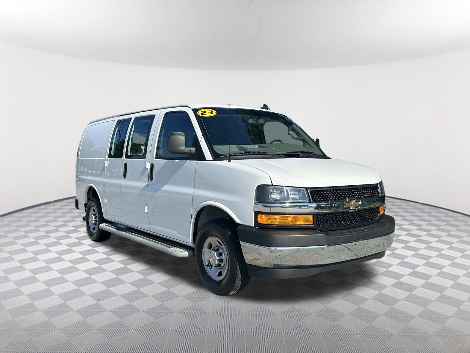 2023 Chevrolet Express 2500 Cargo photo 2